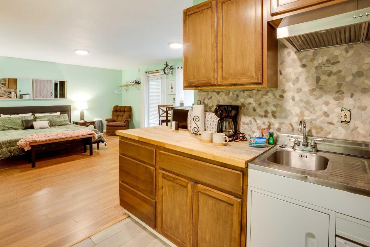Soothing Studio With Lush Views 2 Mi To Beach! Smith River エクステリア 写真